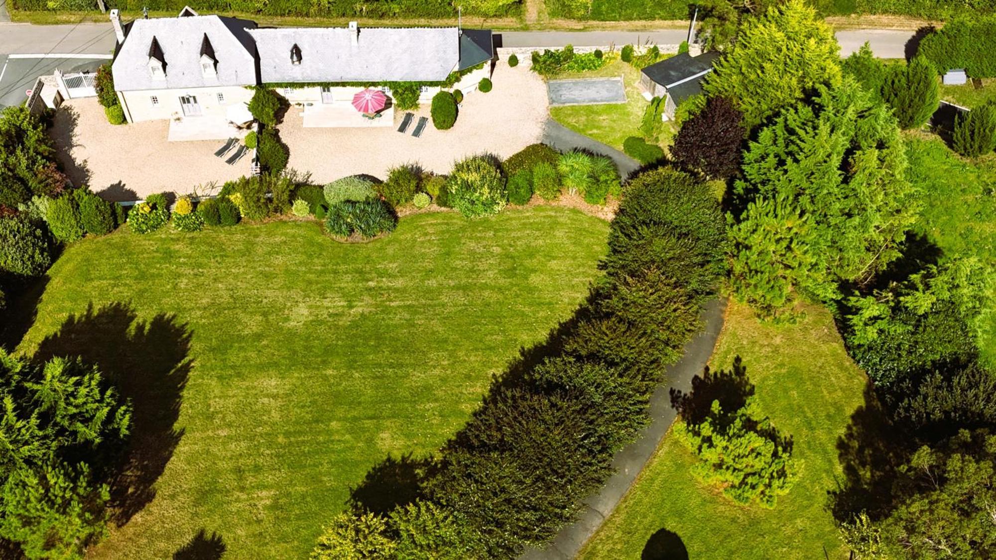 Le Domaine Des Roseraies, Monfréville Exteriör bild