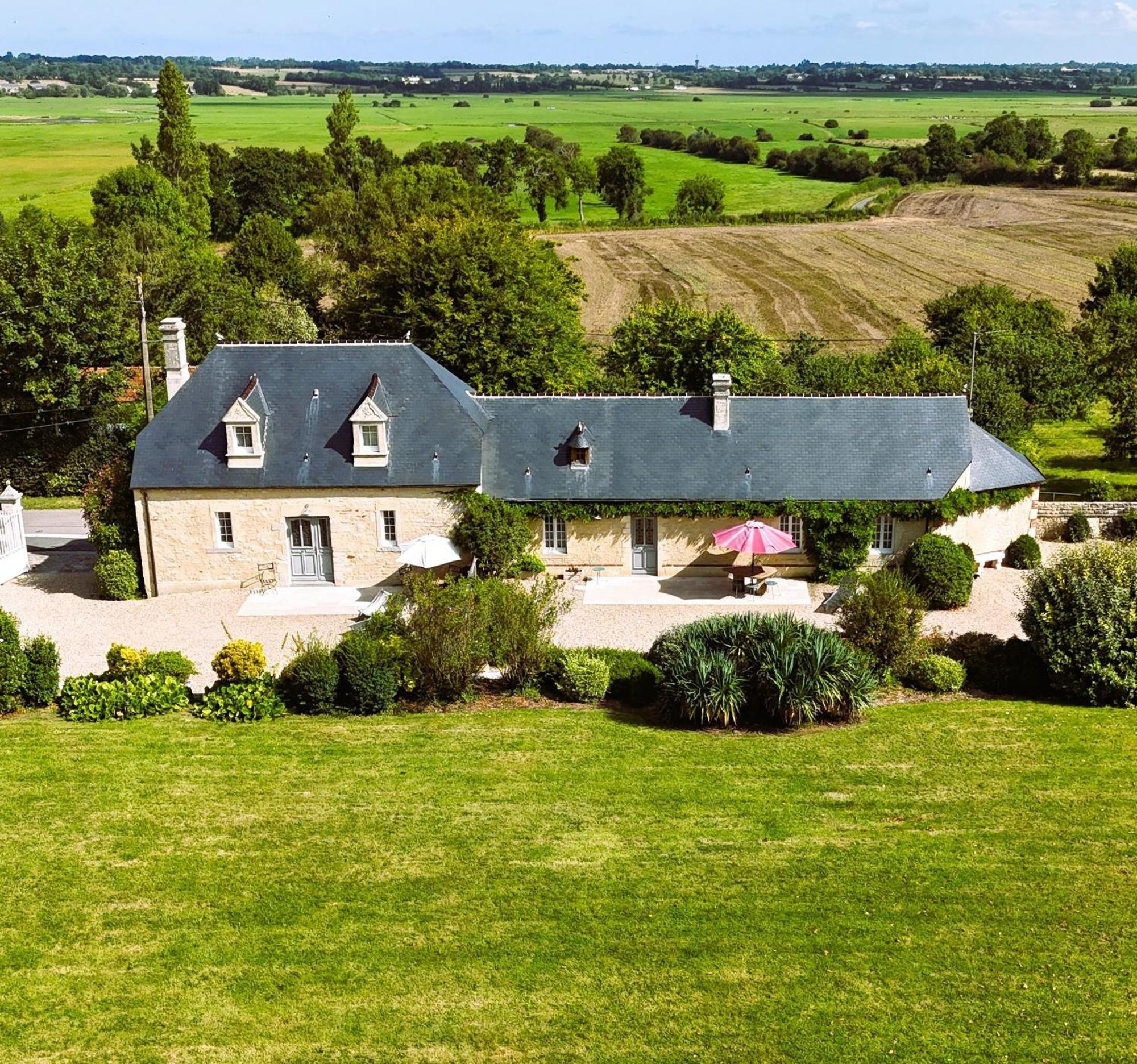 Le Domaine Des Roseraies, Monfréville Exteriör bild
