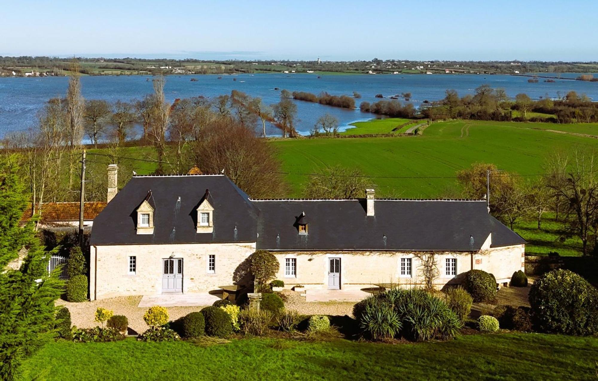 Le Domaine Des Roseraies, Monfréville Exteriör bild